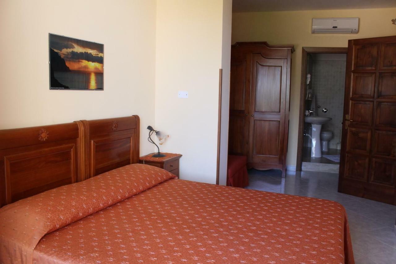 Raggio Di Sole Bed & Breakfast Macari Exterior photo